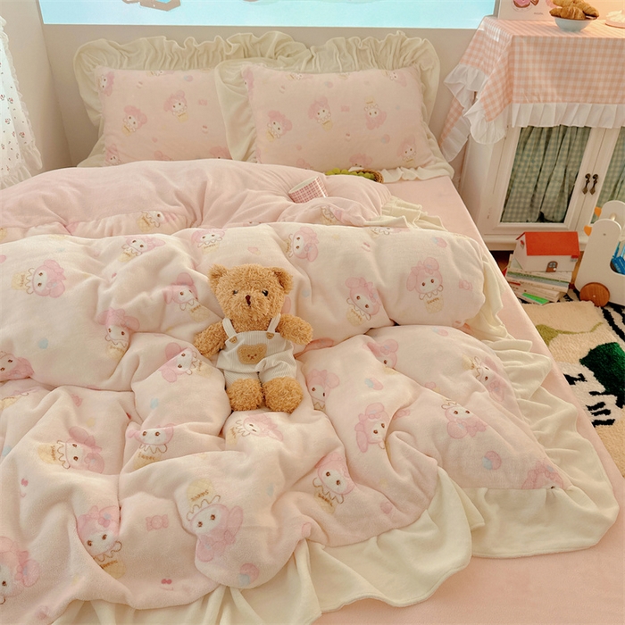 91家纺网 家纺一手货源 找家纺 繁花家居 2025软糯高克重牛奶绒花边款四件套 糯叽小喵