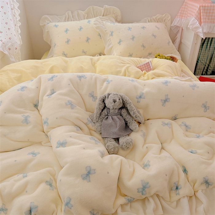 91家纺网 家纺一手货源 找家纺 繁花家居 2025软糯高克重牛奶绒花边款四件套 蝴蝶来信