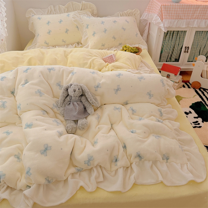 91家纺网 家纺一手货源 找家纺 繁花家居 2025软糯高克重牛奶绒花边款四件套 蝴蝶来信