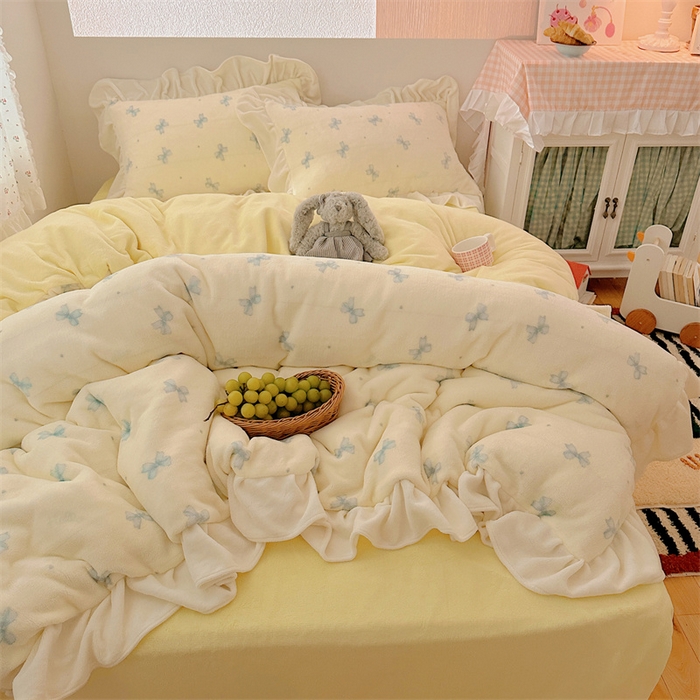 91家纺网 家纺一手货源 找家纺 繁花家居 2025软糯高克重牛奶绒花边款四件套 蝴蝶来信