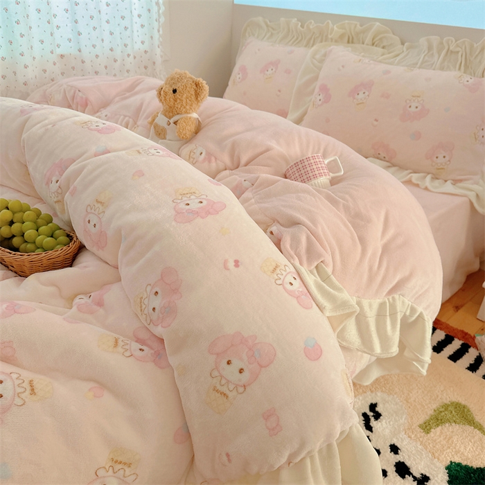 91家纺网 家纺一手货源 找家纺 繁花家居 2025软糯高克重牛奶绒花边款四件套 糯叽小喵