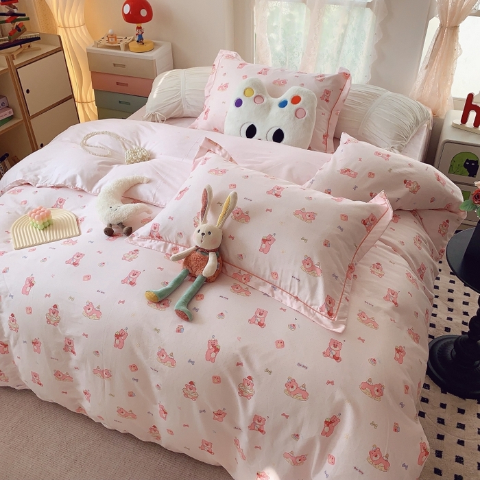 91家纺网 家纺一手货源 找家纺 莱豫家纺 2025新款亲肤舒适小清新印花全棉四件套第六批 红粉小熊