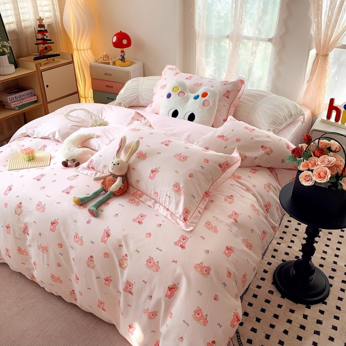 91家纺网 家纺一手货源 找家纺 莱豫家纺 2025新款亲肤舒适小清新印花全棉四件套第六批 红粉小熊