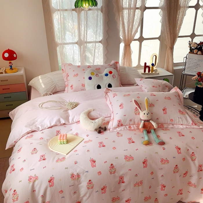 91家纺网 家纺一手货源 找家纺 莱豫家纺 2025新款亲肤舒适小清新印花全棉四件套第六批 红粉小熊