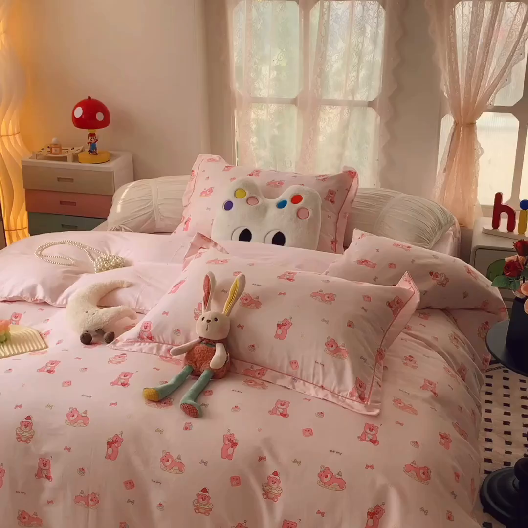 91家纺网 家纺一手货源 找家纺 莱豫家纺 2025新款亲肤舒适小清新印花全棉四件套第六批 红粉小熊