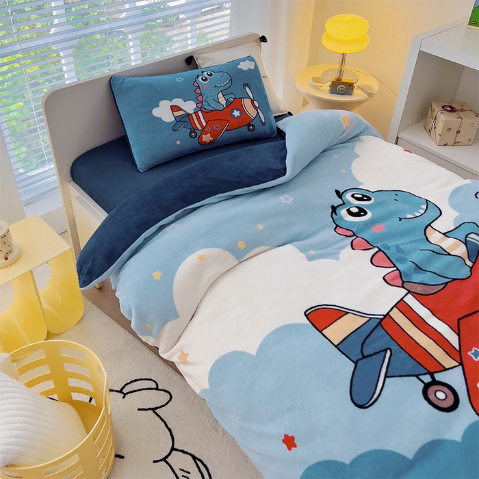 91家纺网 家纺一手货源 找家纺 （总）嗨生活 2025新款牛奶绒数码印花原创大版卡通幼儿园套件幼儿园三件套