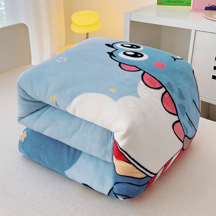 91家纺网 家纺一手货源 找家纺 嗨生活 2025新款牛奶绒数码印花原创大版卡通幼儿园套件幼儿园三件套 飞机恐龙