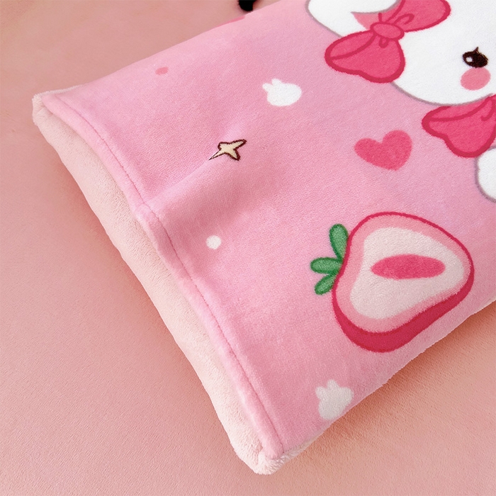 91家纺网 家纺一手货源 找家纺 嗨生活 2025新款牛奶绒数码印花原创大版卡通幼儿园套件幼儿园三件套 乖乖兔