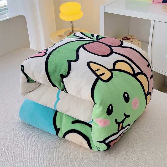 91家纺网 家纺一手货源 找家纺 嗨生活 2025新款牛奶绒数码印花原创大版卡通幼儿园套件幼儿园三件套 卡通小恐龙