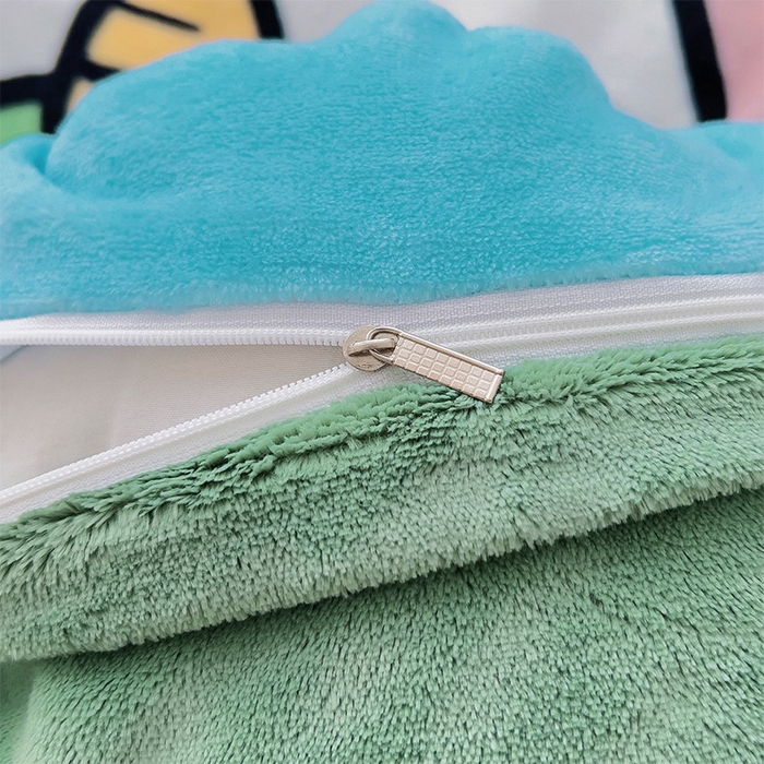 91家纺网 家纺一手货源 找家纺 嗨生活 2025新款牛奶绒数码印花原创大版卡通幼儿园套件幼儿园三件套 卡通小恐龙