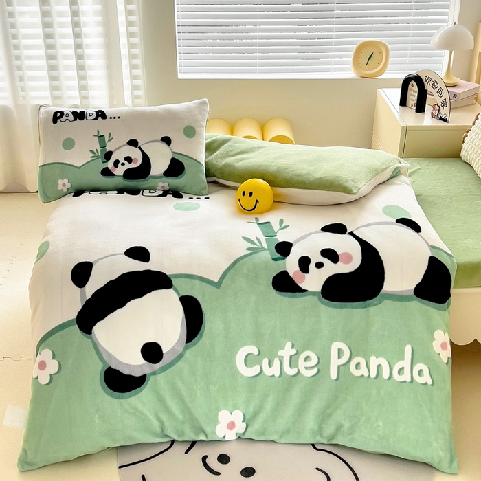 91家纺网 家纺一手货源 找家纺 嗨生活 2025新款牛奶绒数码印花原创大版卡通幼儿园套件幼儿园三件套 快乐熊猫