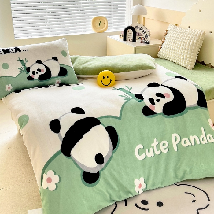 91家纺网 家纺一手货源 找家纺 嗨生活 2025新款牛奶绒数码印花原创大版卡通幼儿园套件幼儿园三件套 快乐熊猫