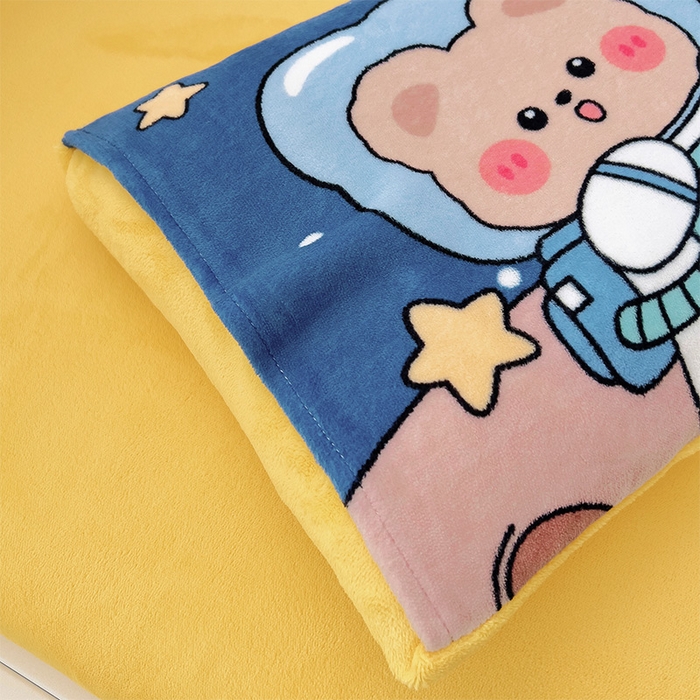 91家纺网 家纺一手货源 找家纺 嗨生活 2025新款牛奶绒数码印花原创大版卡通幼儿园套件幼儿园三件套 快乐宇航熊