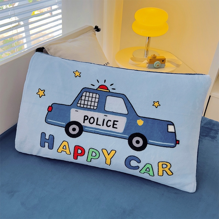 91家纺网 家纺一手货源 找家纺 嗨生活 2025新款牛奶绒数码印花原创大版卡通幼儿园套件幼儿园三件套 消防警车