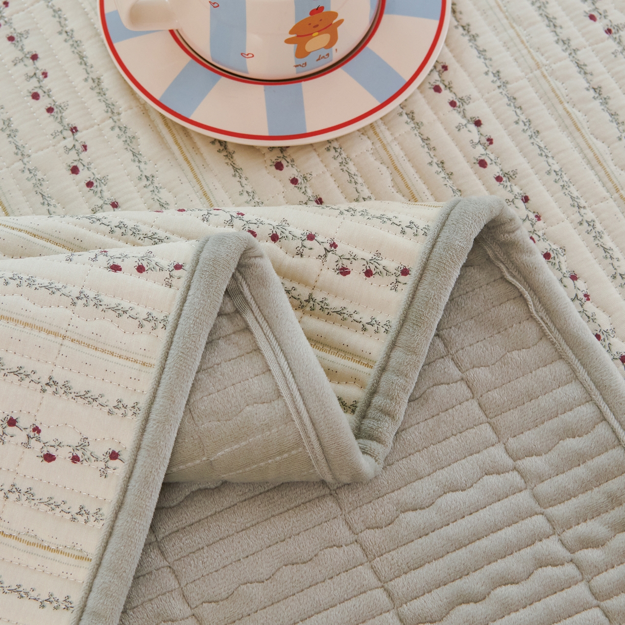 91家纺网 家纺一手货源 找家纺 缔锦家纺 2025新款高克重全棉柔软绒床盖三件套 青芷