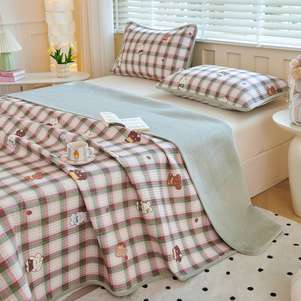 91家纺网 家纺一手货源 找家纺 缔锦家纺 2025新款高克重全棉柔软绒床盖三件套 奶芙兔兔