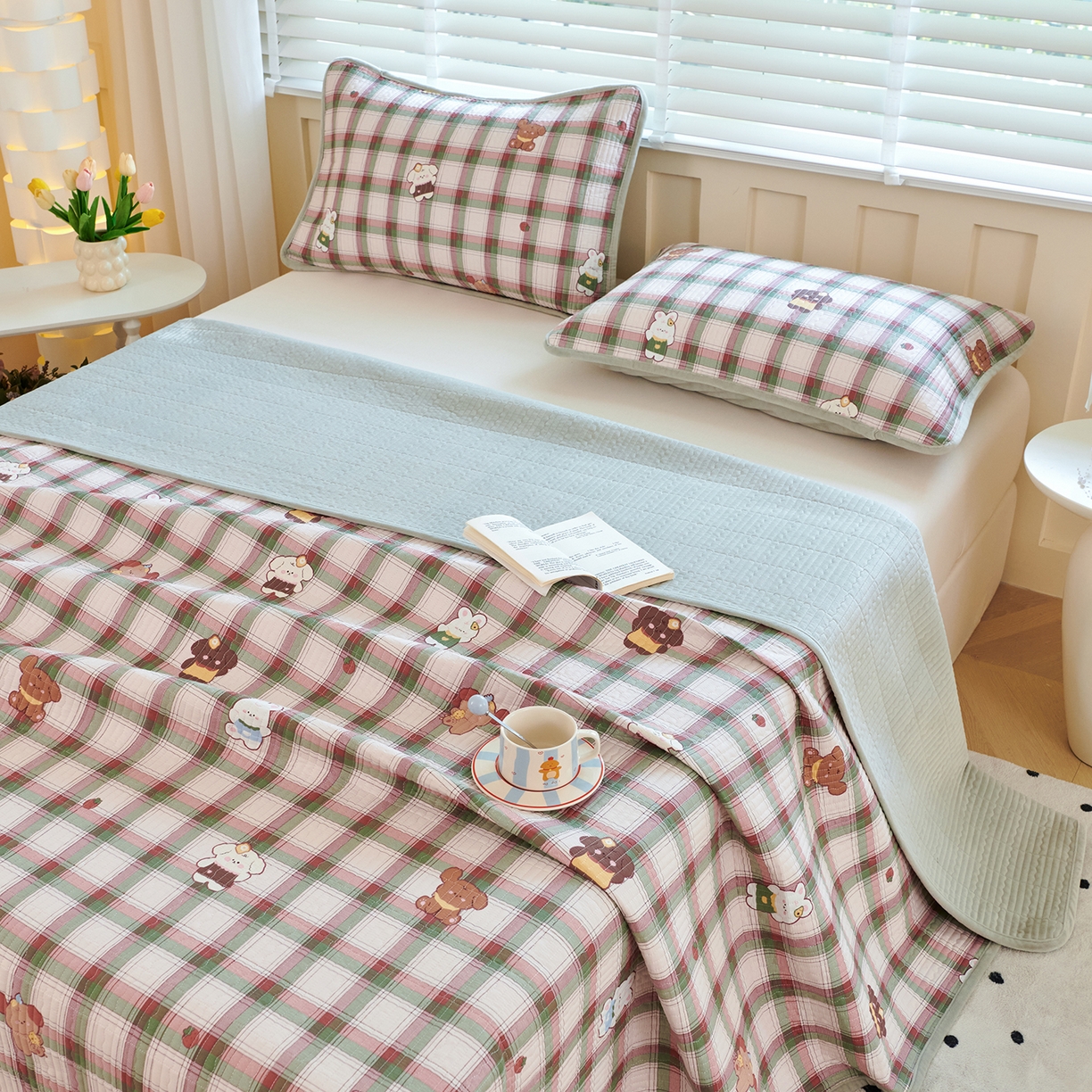 91家纺网 家纺一手货源 找家纺 缔锦家纺 2025新款高克重全棉柔软绒床盖三件套 奶芙兔兔