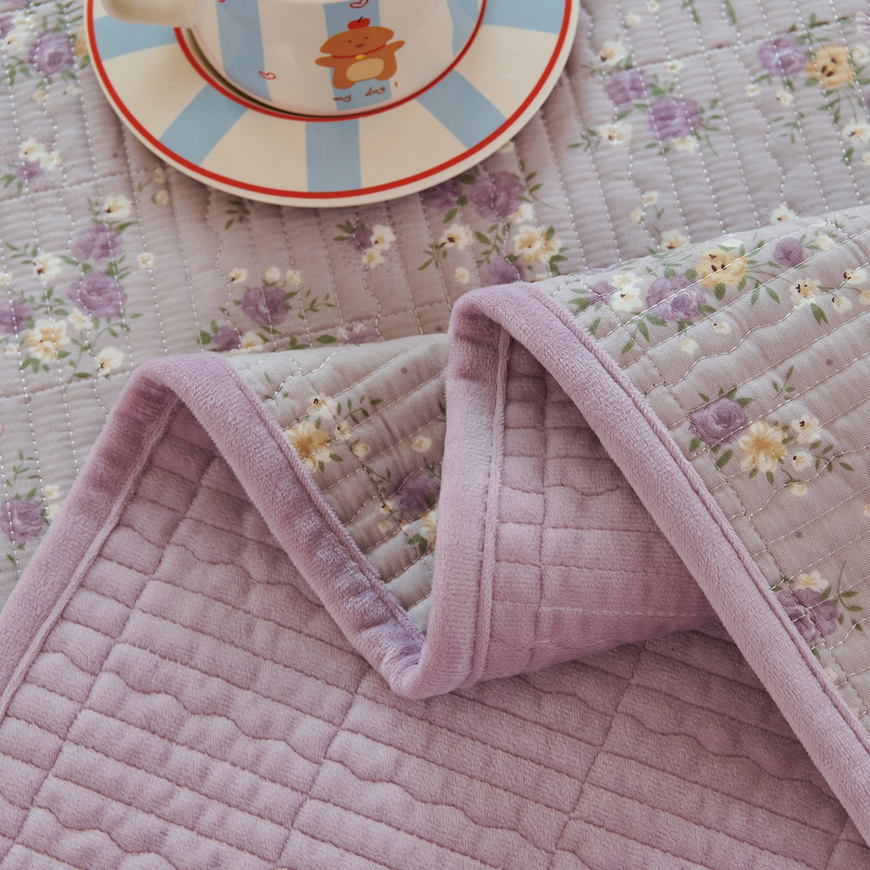 91家纺网 家纺一手货源 找家纺 缔锦家纺 2025新款高克重全棉柔软绒床盖三件套 紫蔓