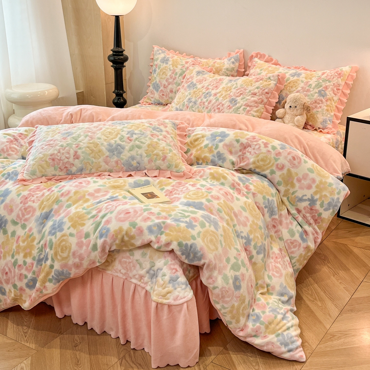 91家纺网 家纺一手货源 找家纺 金梦家居 2025新款高克重牛奶绒床盖四件套 春意花影