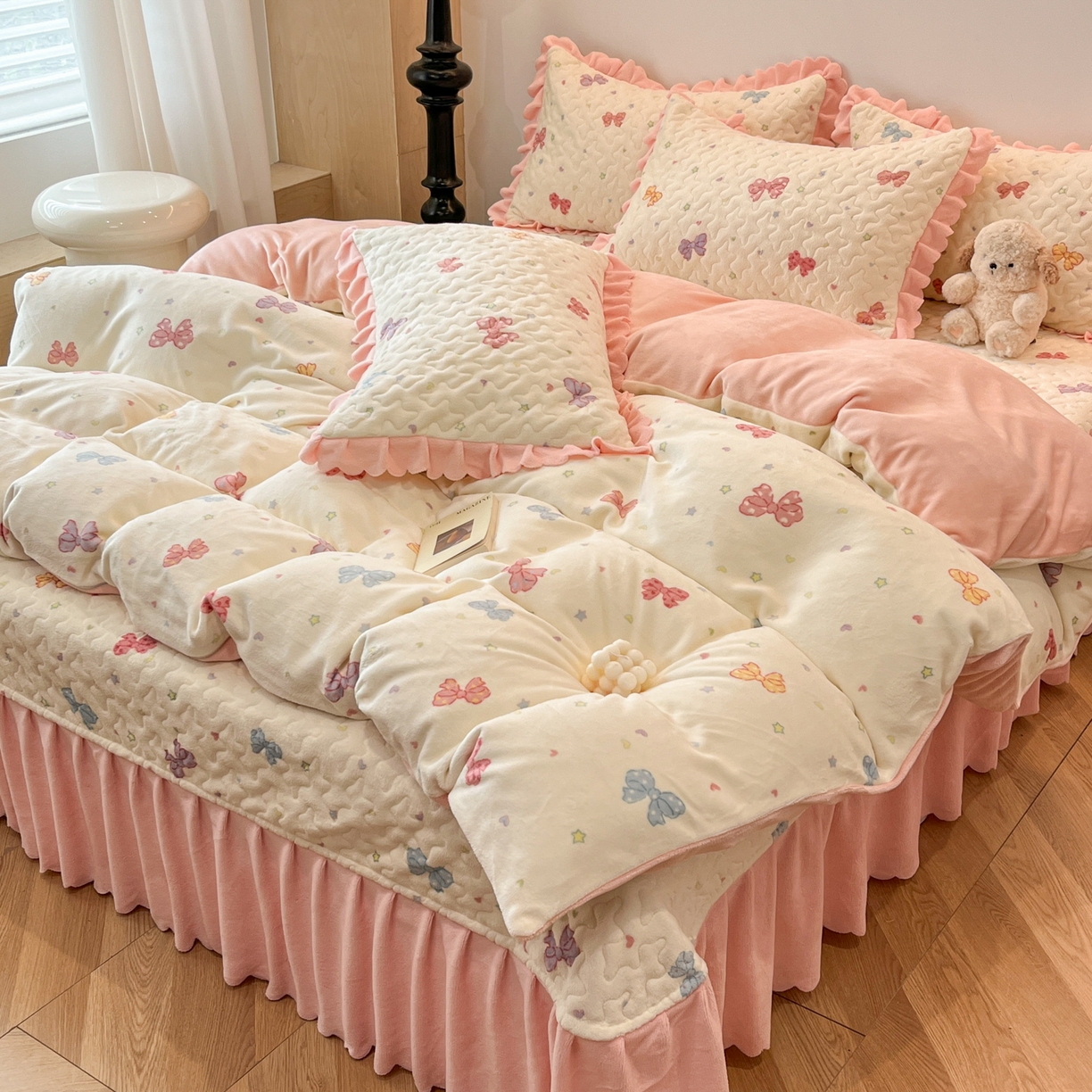 91家纺网 家纺一手货源 找家纺 金梦家居 2025新款高克重牛奶绒床盖四件套 蝴蝶星空