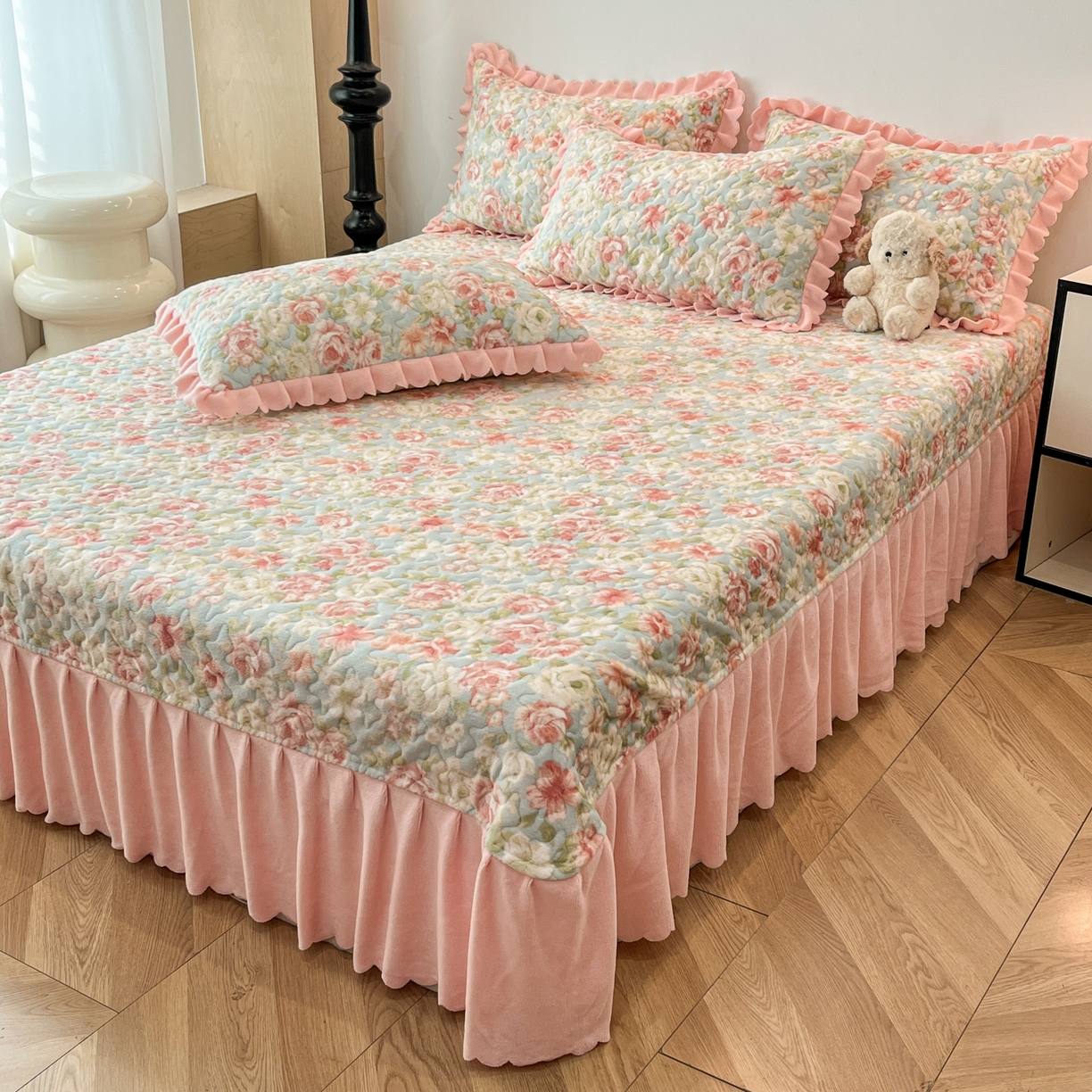 91家纺网 家纺一手货源 找家纺 金梦家居 2025新款高克重牛奶绒床盖四件套 花开富贵