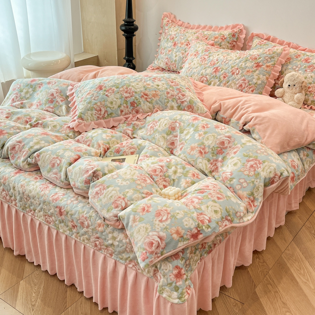 91家纺网 家纺一手货源 找家纺 金梦家居 2025新款高克重牛奶绒床盖四件套 花开富贵