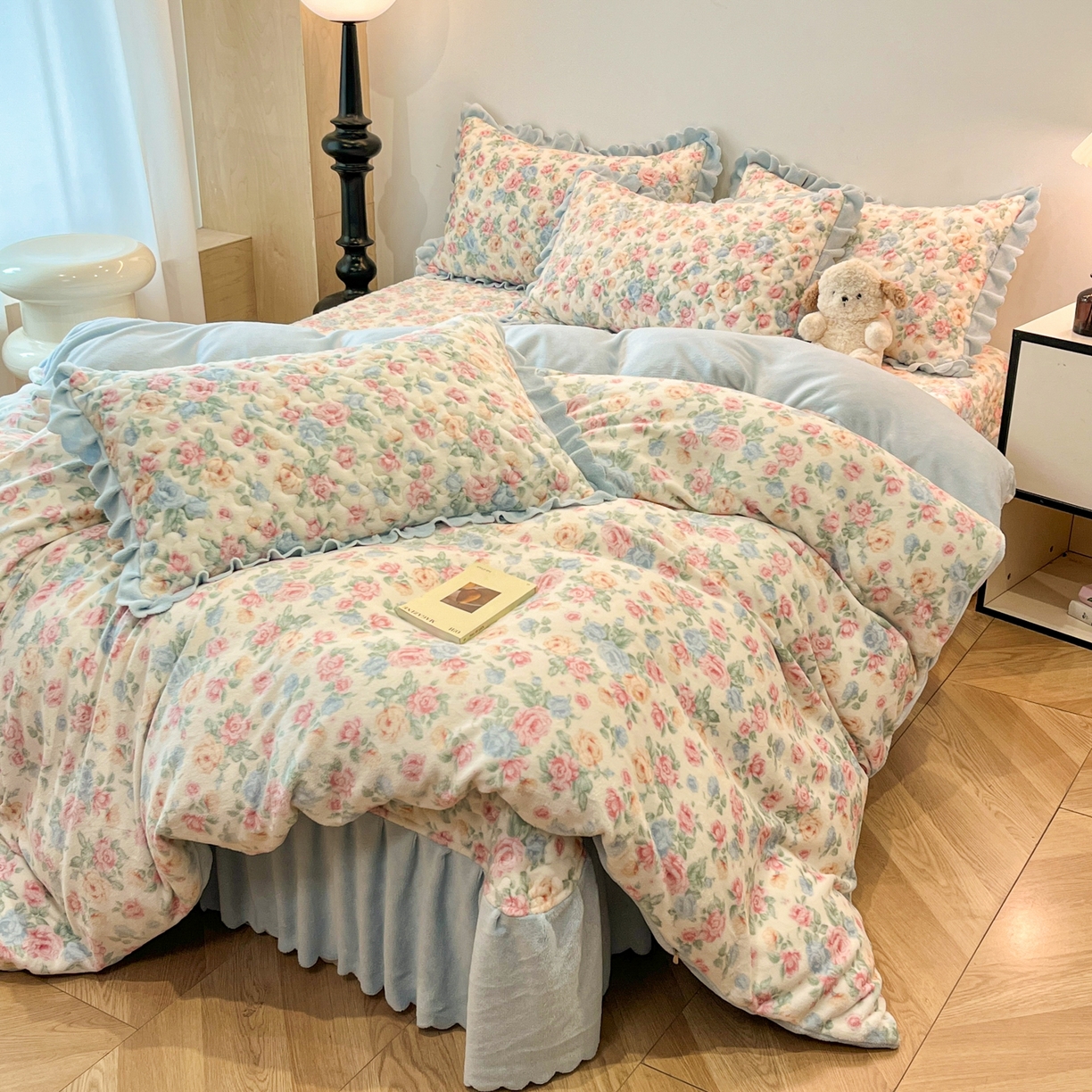 91家纺网 家纺一手货源 找家纺 金梦家居 2025新款高克重牛奶绒床盖四件套 蔷薇花开