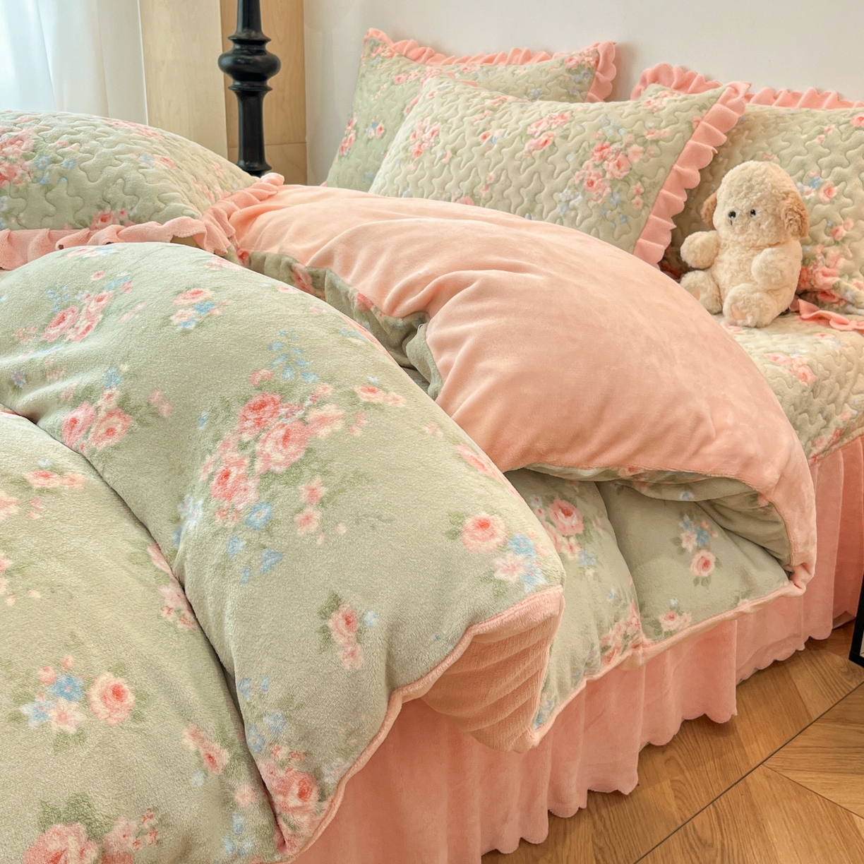 91家纺网 家纺一手货源 找家纺 金梦家居 2025新款高克重牛奶绒床盖四件套 田园花语