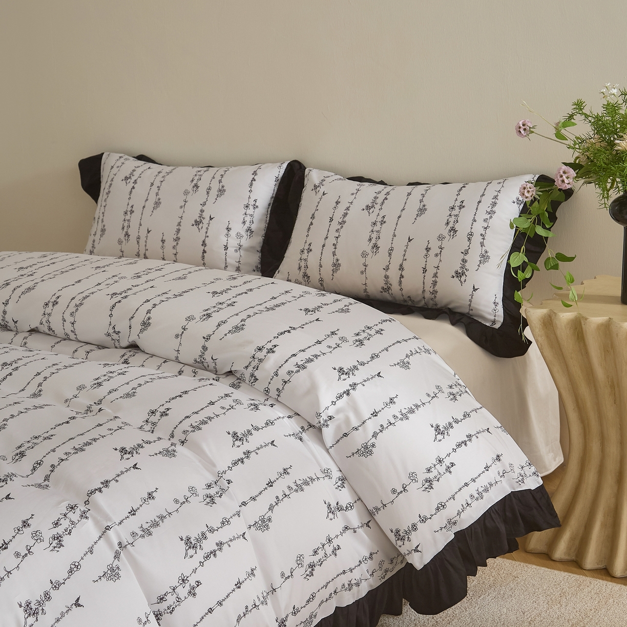 91家纺网 家纺一手货源 找家纺 （总）ONE TWO ONE 121 2025新款100支长绒棉贡缎数码印花（小cr ）陌上花开四件套-【会员-20】 平台控价券后不得低于368/388元