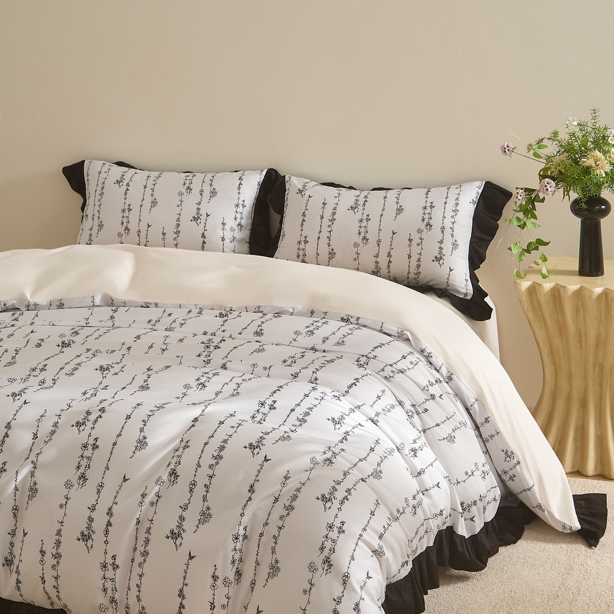 91家纺网 家纺一手货源 找家纺 （总）ONE TWO ONE 121 2025新款100支长绒棉贡缎数码印花（小cr ）陌上花开四件套-【会员-20】 平台控价券后不得低于368/388元