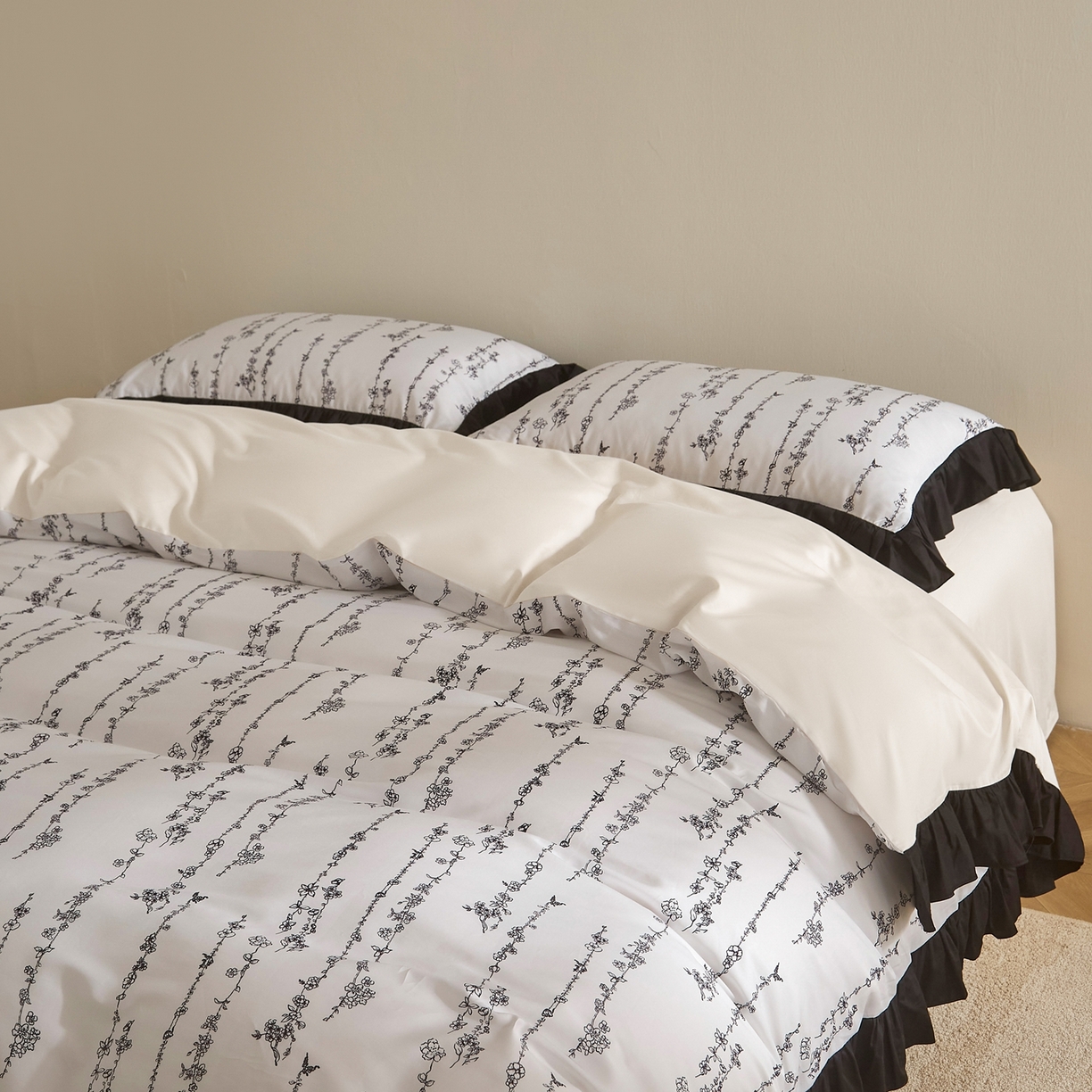 91家纺网 家纺一手货源 找家纺 （总）ONE TWO ONE 121 2025新款100支长绒棉贡缎数码印花（小cr ）陌上花开四件套-【会员-20】 平台控价券后不得低于368/388元