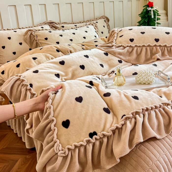 91家纺网 家纺一手货源 找家纺 （总）尚美 2025新款法式复古风大花边绒床盖被套四件套（花边随机）