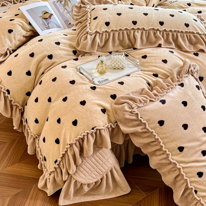 91家纺网 家纺一手货源 找家纺 尚美 2025新款法式复古风大花边绒床盖被套四件套（花边随机） 复古风心灵