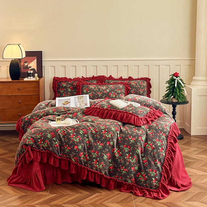 91家纺网 家纺一手货源 找家纺 尚美 2025新款法式复古风大花边绒床盖被套四件套（花边随机） 复古风花妖