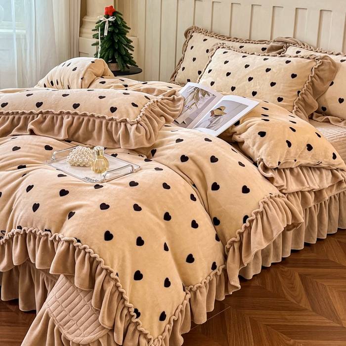 91家纺网 家纺一手货源 找家纺 尚美 2025新款法式复古风大花边绒床盖被套四件套（花边随机） 复古风心灵