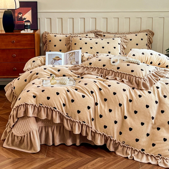 91家纺网 家纺一手货源 找家纺 尚美 2025新款法式复古风大花边绒床盖被套四件套（花边随机） 复古风心灵