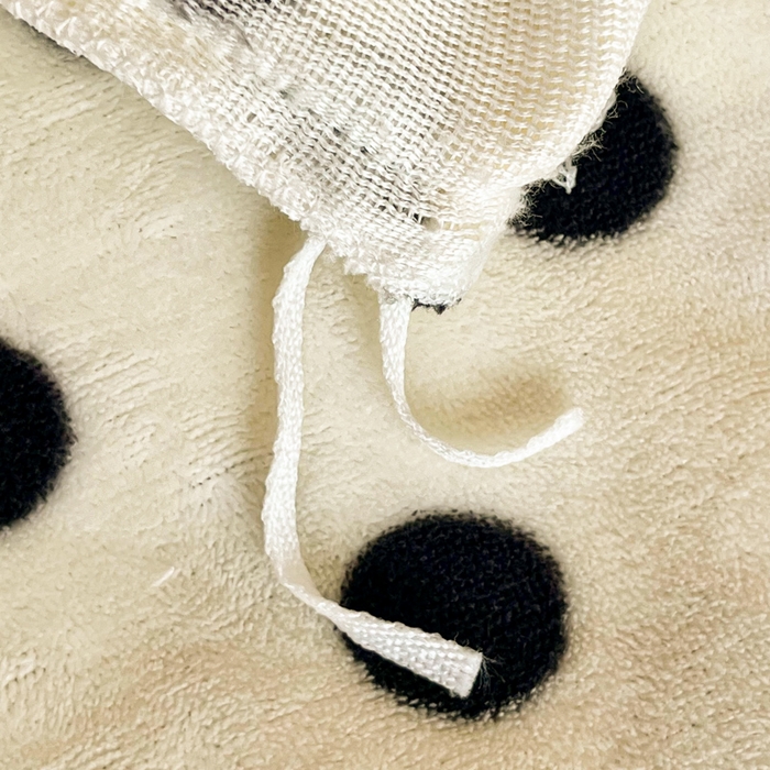 91家纺网 家纺一手货源 找家纺 尚美 2025新款法式复古风大花边绒床盖被套四件套（花边随机） 复古米圆点