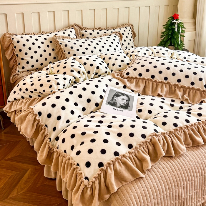 91家纺网 家纺一手货源 找家纺 尚美 2025新款法式复古风大花边绒床盖被套四件套（花边随机） 复古米圆点