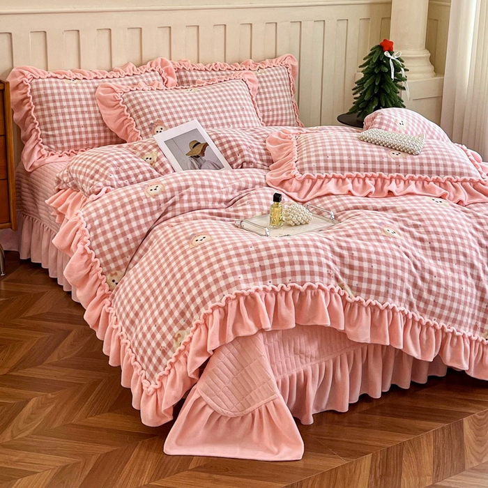 91家纺网 家纺一手货源 找家纺 尚美 2025新款法式复古风大花边绒床盖被套四件套（花边随机） 复古风绅士