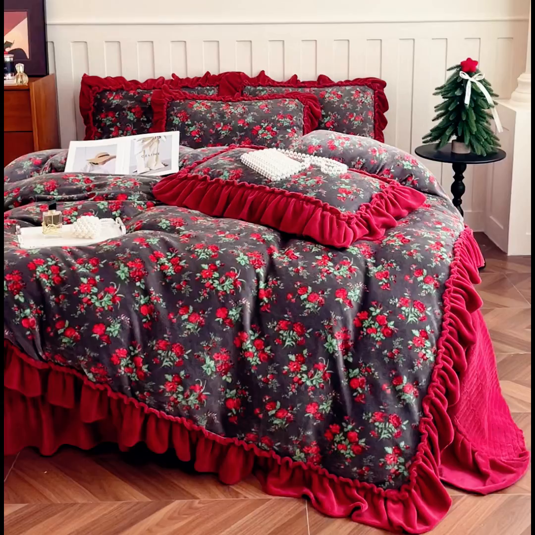 91家纺网 家纺一手货源 找家纺 尚美 2025新款法式复古风大花边绒床盖被套四件套（花边随机） 复古风花妖