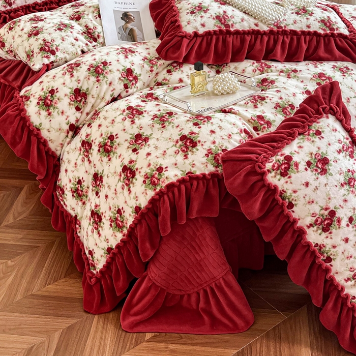 91家纺网 家纺一手货源 找家纺 尚美 2025新款法式复古风大花边绒床盖被套四件套（花边随机） 复古风梨花落