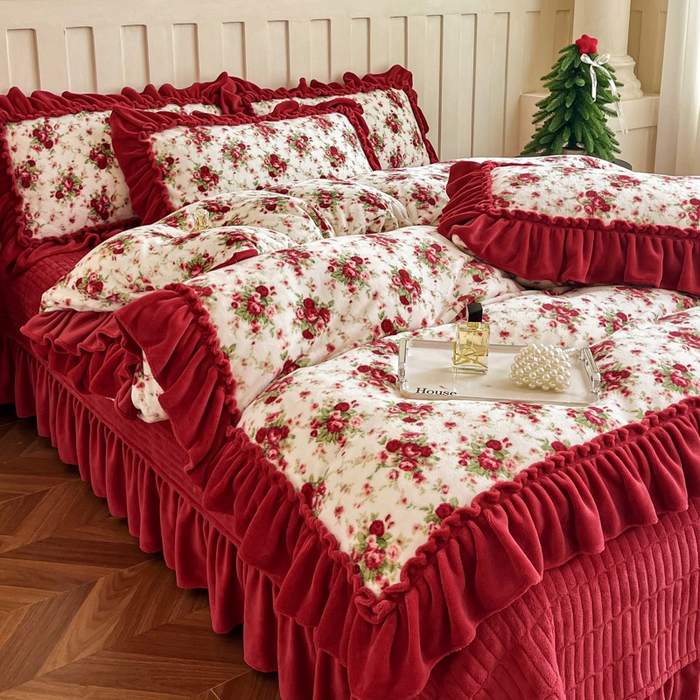 91家纺网 家纺一手货源 找家纺 尚美 2025新款法式复古风大花边绒床盖被套四件套（花边随机） 复古风梨花落