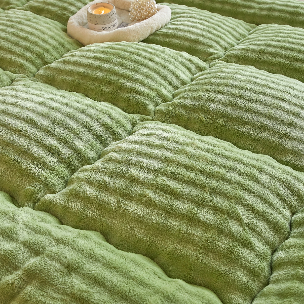 91家纺网 家纺一手货源 找家纺 （总）柒尚 2025新款A类兔兔绒亲肤磨毛羽丝棉垫