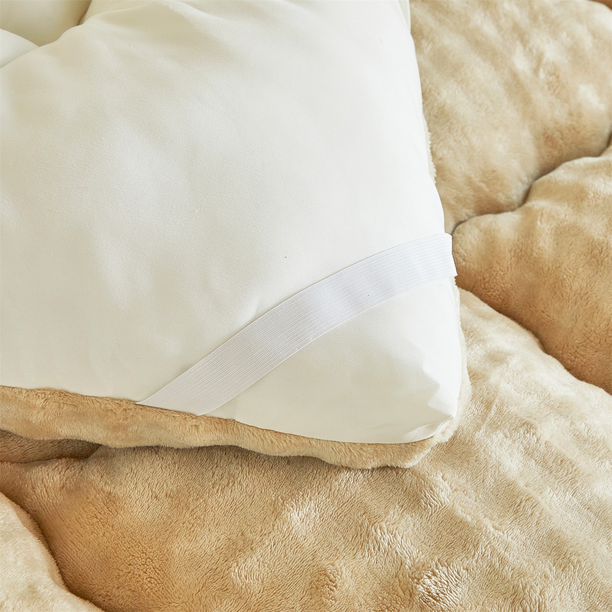 91家纺网 家纺一手货源 找家纺 柒尚 2025新款A类兔兔绒亲肤磨毛羽丝棉垫 卡其