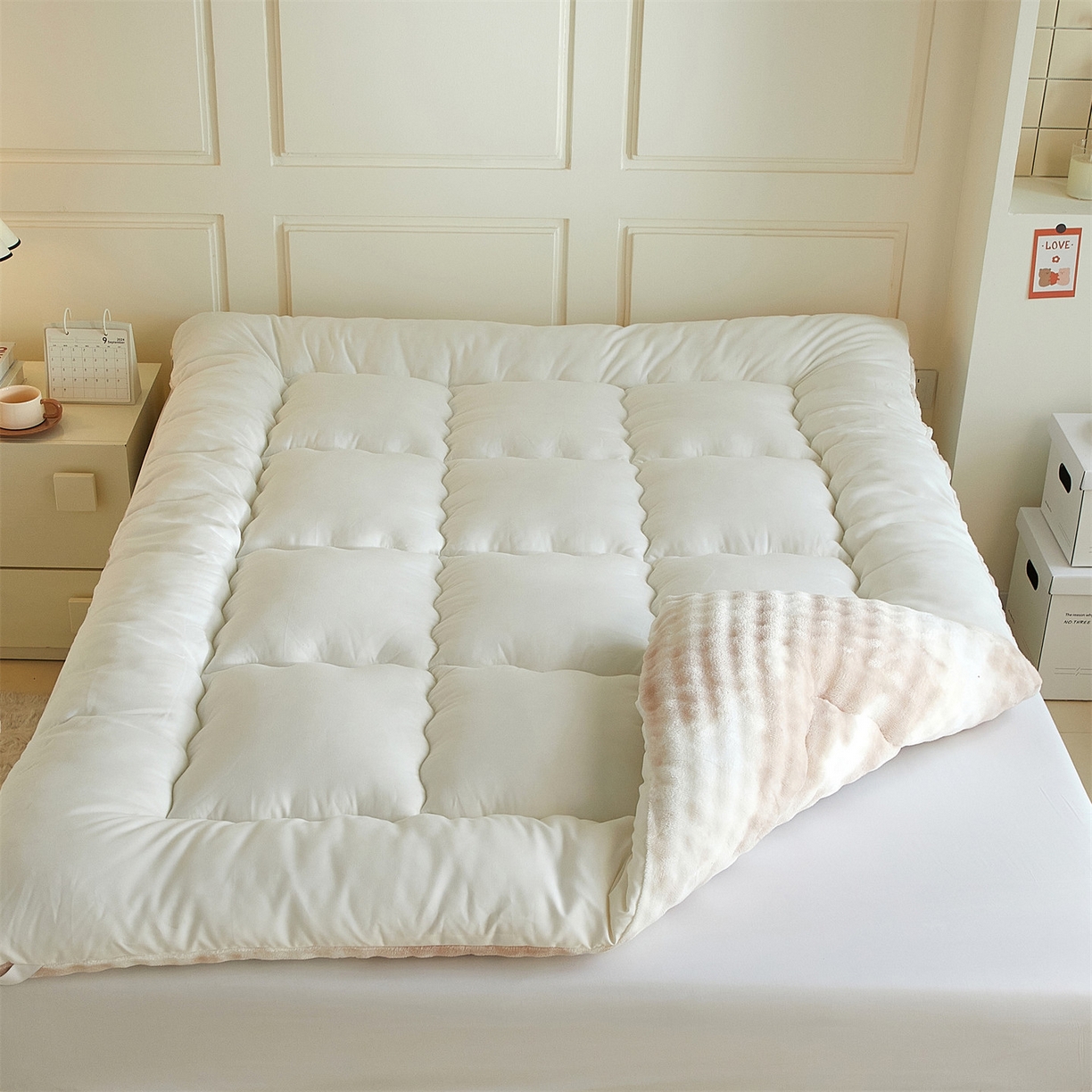 91家纺网 家纺一手货源 找家纺 柒尚 2025新款A类兔兔绒亲肤磨毛羽丝棉垫 梦幻-奶咖色