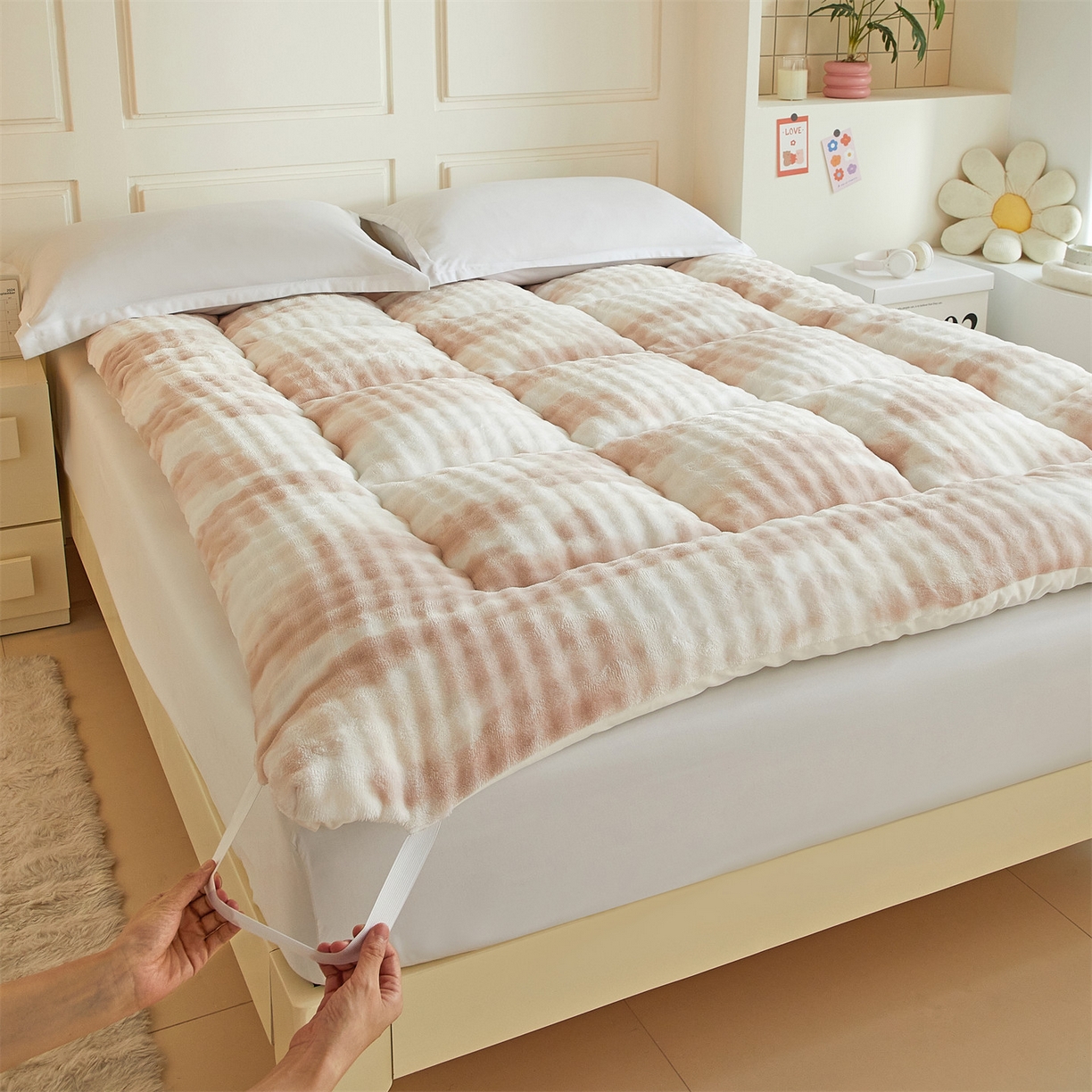 91家纺网 家纺一手货源 找家纺 柒尚 2025新款A类兔兔绒亲肤磨毛羽丝棉垫 梦幻-奶咖色