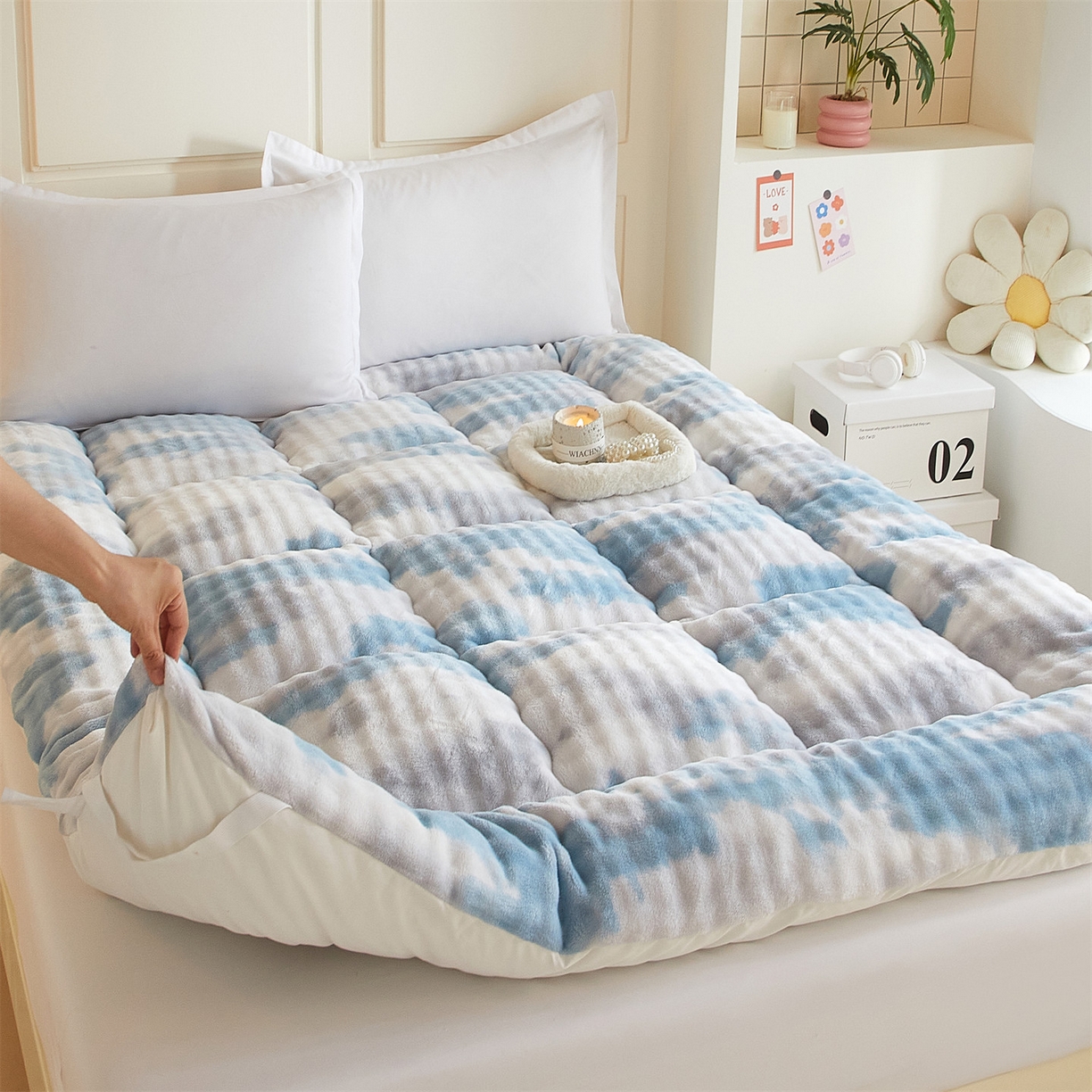 91家纺网 家纺一手货源 找家纺 柒尚 2025新款A类兔兔绒亲肤磨毛羽丝棉垫 梦幻-清水兰