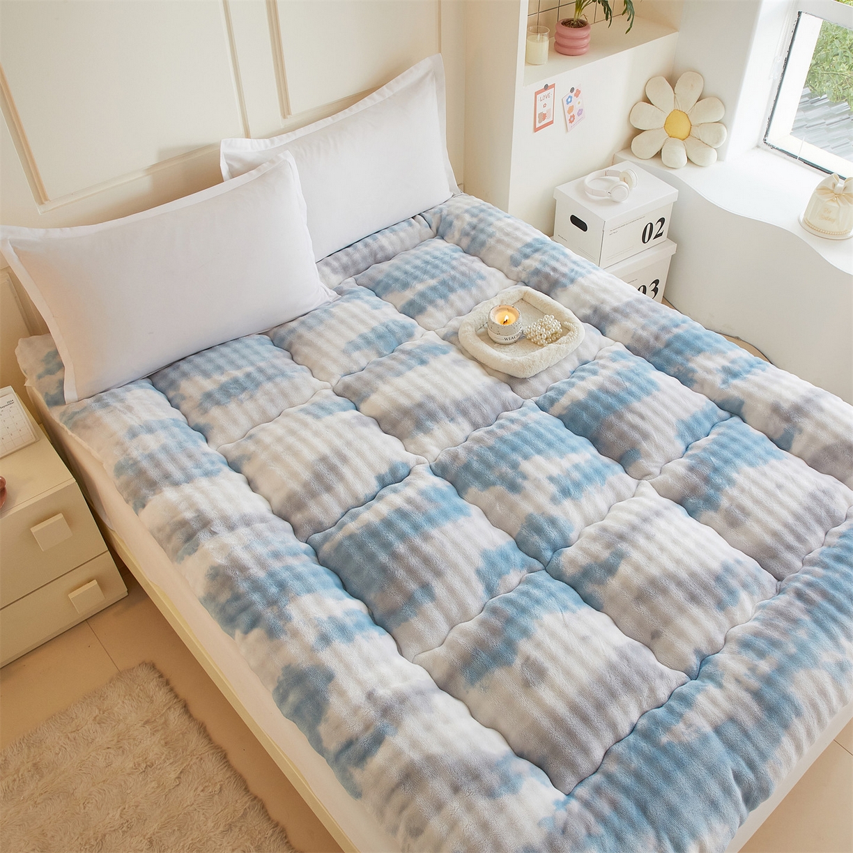 91家纺网 家纺一手货源 找家纺 柒尚 2025新款A类兔兔绒亲肤磨毛羽丝棉垫 梦幻-清水兰