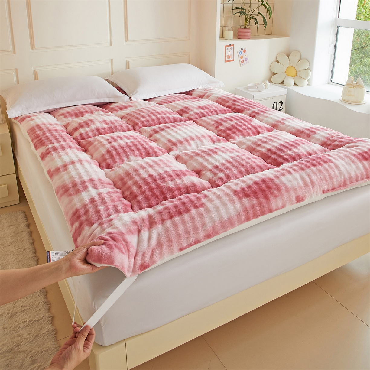 91家纺网 家纺一手货源 找家纺 柒尚 2025新款A类兔兔绒亲肤磨毛羽丝棉垫 梦幻-胭脂红