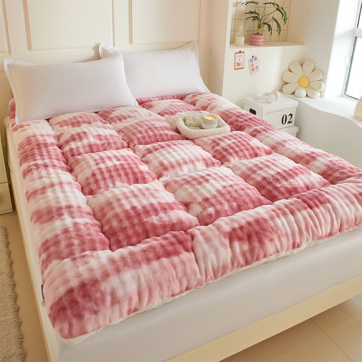 91家纺网 家纺一手货源 找家纺 柒尚 2025新款A类兔兔绒亲肤磨毛羽丝棉垫 梦幻-胭脂红